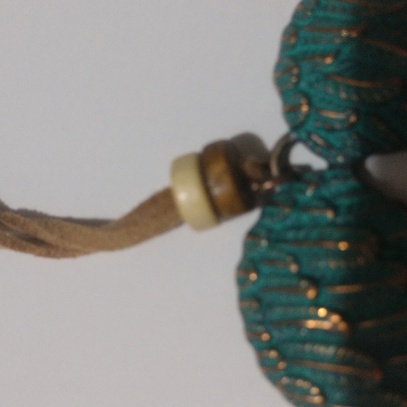 Necklace Angel Wings Heart Charm on Suede Strap - Picture 5 of 11